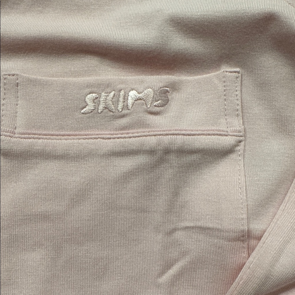 SKIMS Bloom Soft Lounge Button-Up Pajama Set - medium - Picture 7 of 8